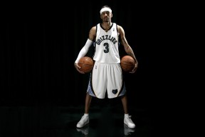 开云APP-斯瓦泰克复出首秀出彩，马德里竞技主场爆冷广州队，豪取5连胜